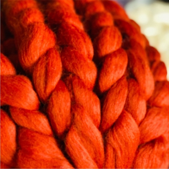 Handmade Jumbo Merino Wool Knit Accent Pillow - Picture 3 of 9